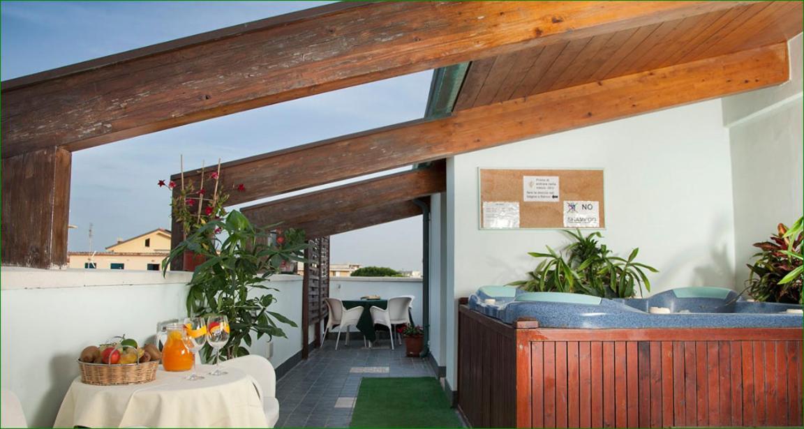 רימיני Hotel Verdemare מראה חיצוני תמונה