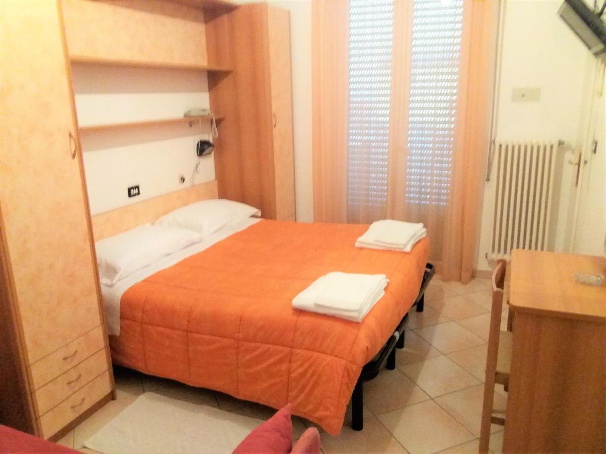 רימיני Hotel Verdemare מראה חיצוני תמונה